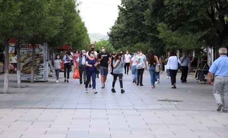 Kosova me masa te reja: Mbyllen klubet e nates, kufizime edhe per baret